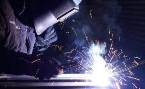 بررسی جوش منقطع و تفاوت های آن با جوش پیوسته مجموعه صنعتی کیان متال
